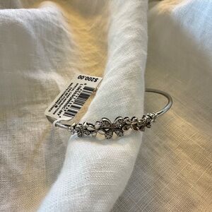 Diomond Flower Flex Bangle Bracelet (1/6 ct. t.w.) In Sterling Silver